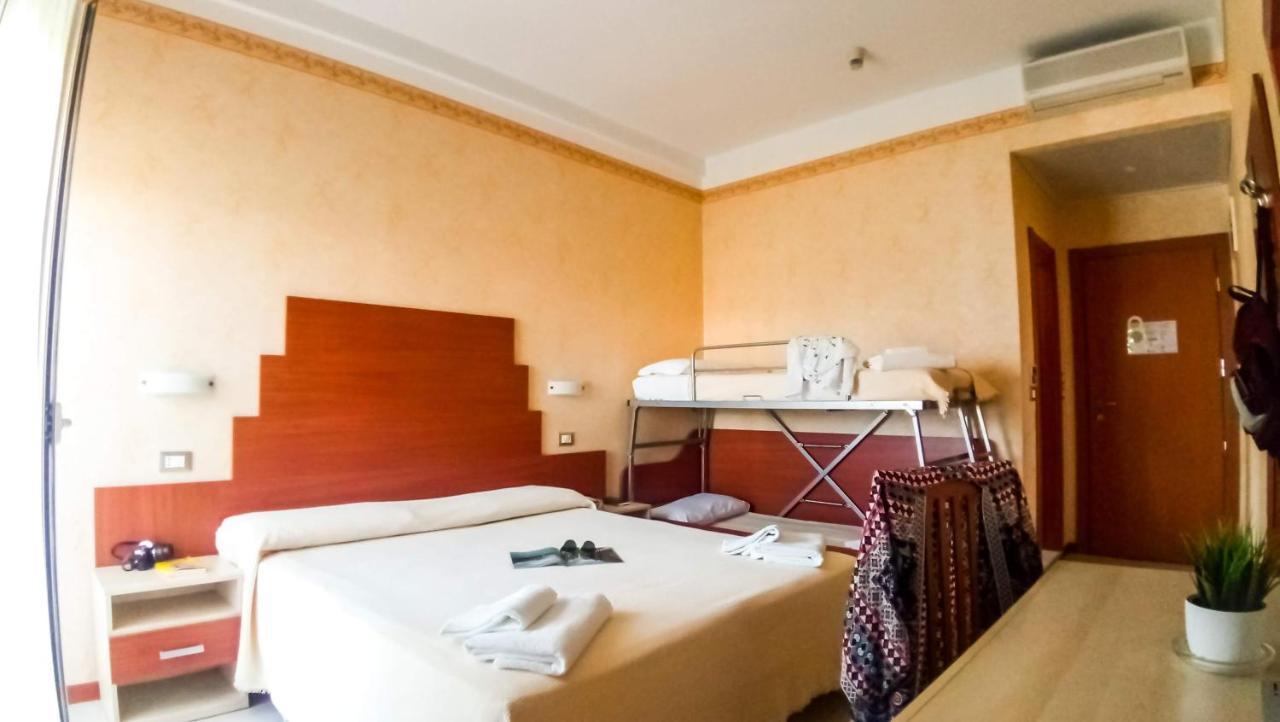 Hotel Condor Milano Marittima Exterior photo