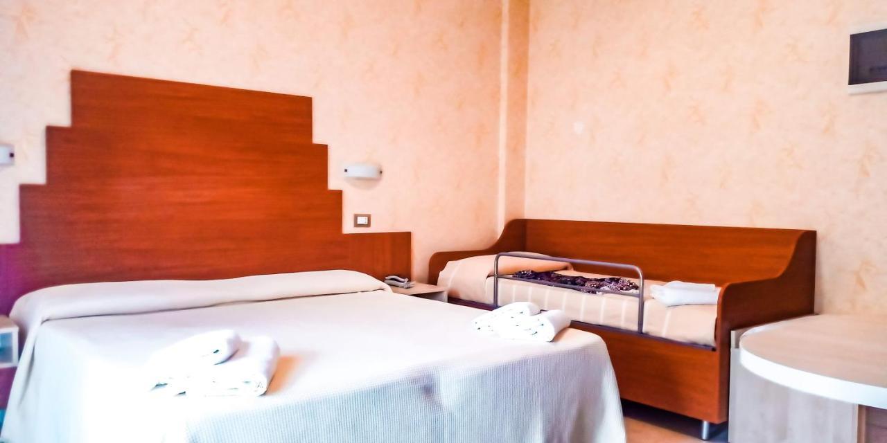 Hotel Condor Milano Marittima Exterior photo